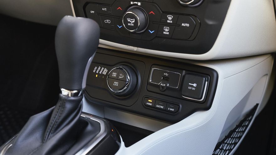 Corazón de los sistemas de impulsión y tracción del Renegade 4xe.