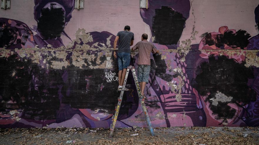 La letra pequeña de Almeida para reconstruir el mural feminista de Ciudad Lineal: vetar la colaboración ciudadana
