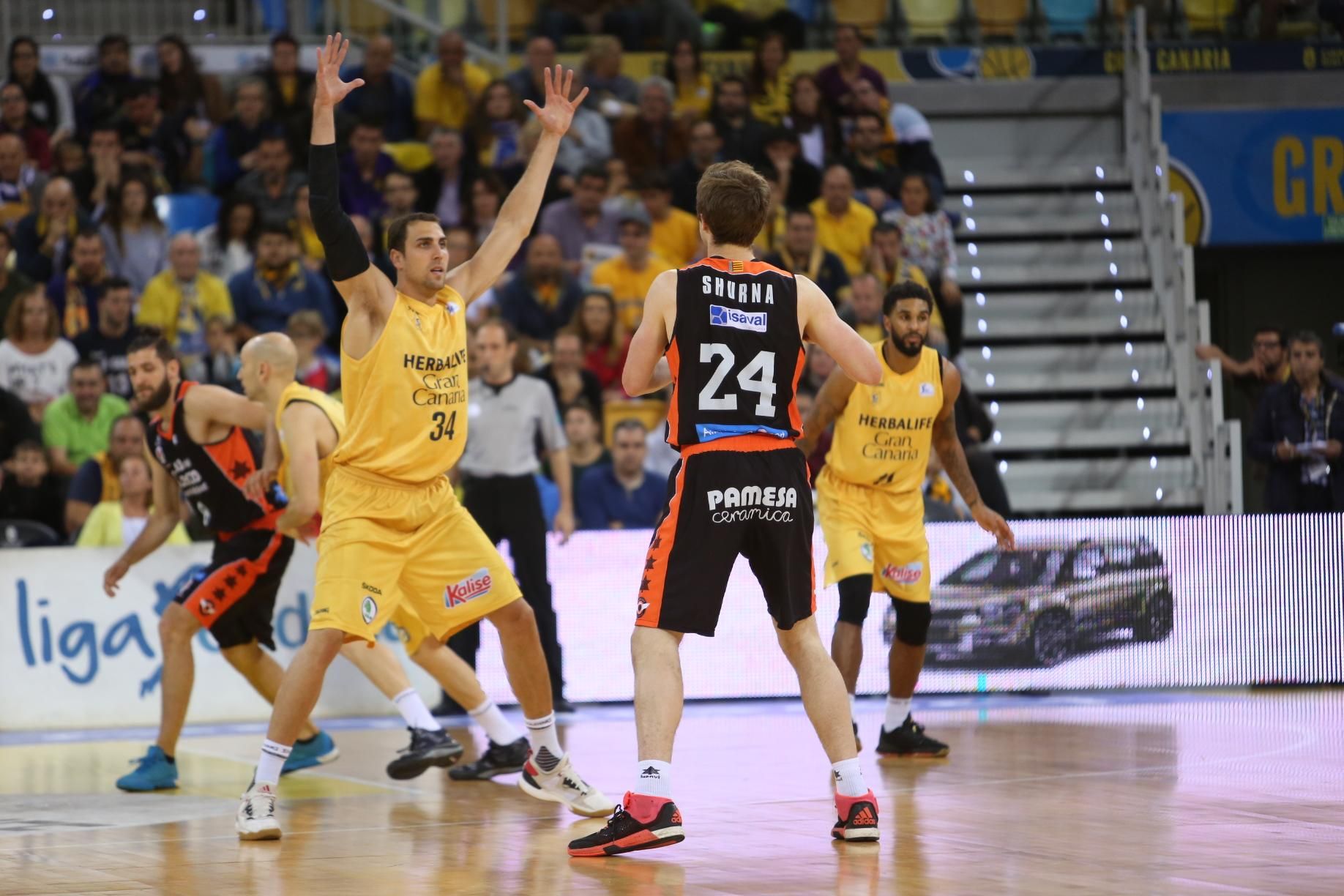 Imágenes del partido disputado entre el Herbalife Gran Canaria y el Valencia Basket. (Alejandro Ramos).