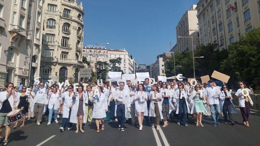 photo 5936236095970854668 y