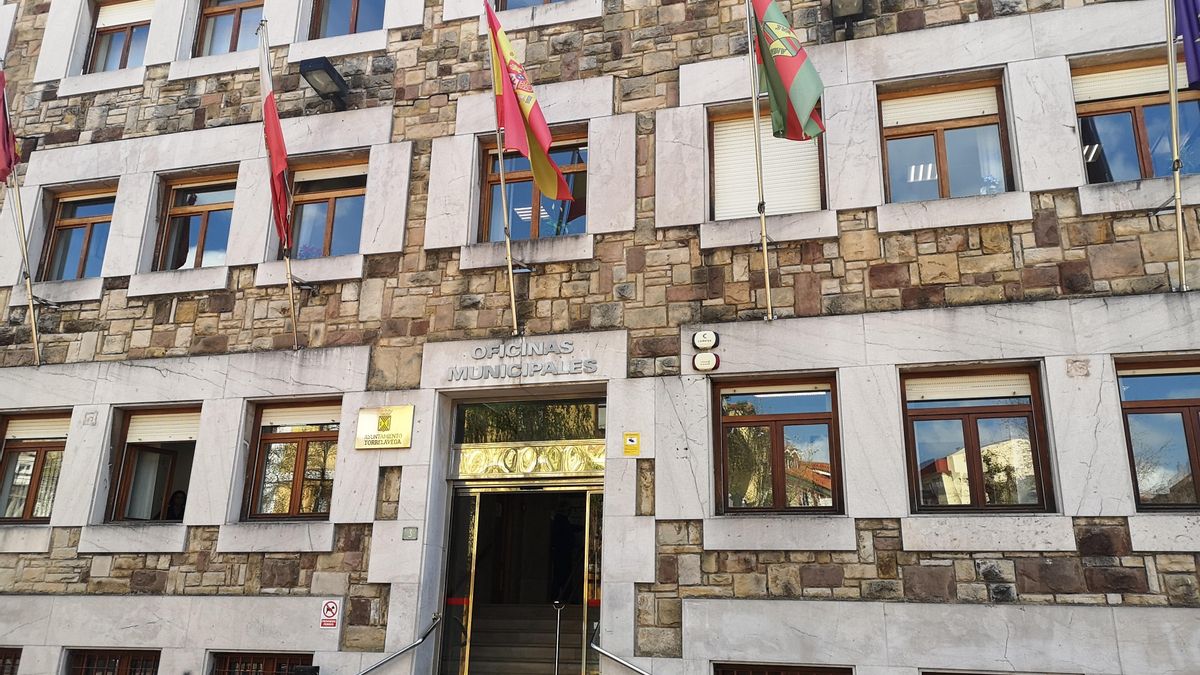 Fachada de la sede del edificio municipal de la plaza Baldomero Iglesias.