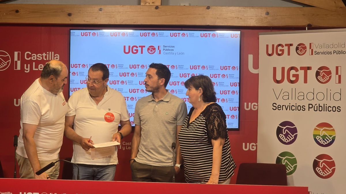 Tomás Pérez Urueña, Carlos Arenas, Javier García e Isabel Zurro, este miércoles antes de la rueda de prensa.