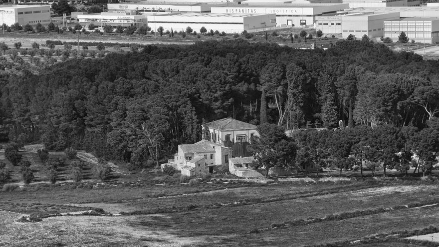 Una inmobiliaria de Cáritas tumba la protección histórica de la finca El Poblet, última sede del Gobierno republicano