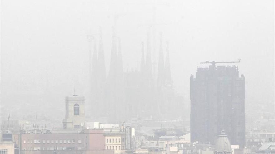 La 'nueva normalidad' contaminante: Barcelona va camino de incumplir otra vez los niveles de la UE