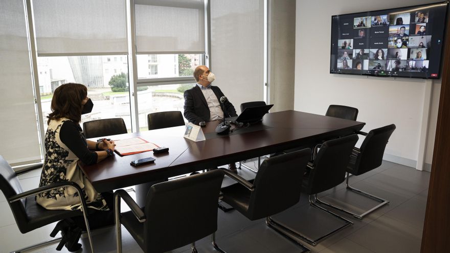 La consejera de Empleo y Políticas Sociales, Ana Belén Álvarez, acompañada del director del Servicio Cántabro de Empleo, José Manuel Callejo, inaugura por videoconferencia la VIII edición de las Lanzaderas de Empleo y Emprendimiento Solidario de Cantabria
