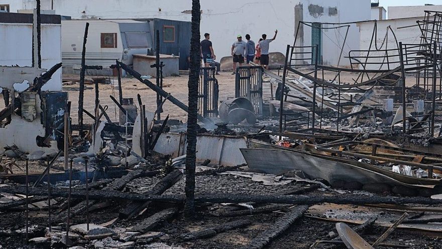 Caravanas reducidas a cenizas en Pájara