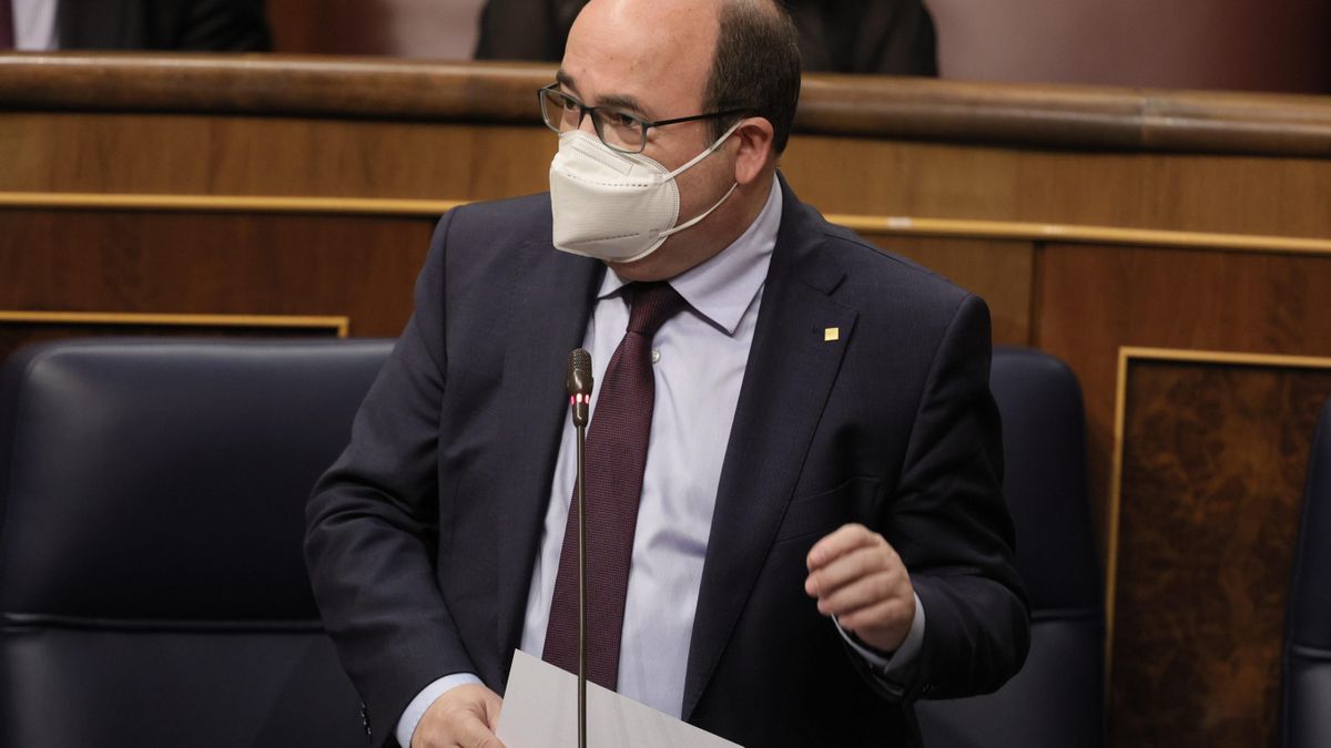 El ministro de Política Territorial y Función Pública, Miquel Iceta, interviene en una sesión de control al Gobierno, a 26 de mayo de 2021, en el Congreso de los Diputados, Madrid, (España). La crisis diplomática abierta con Marruecos, los planes del Gobi