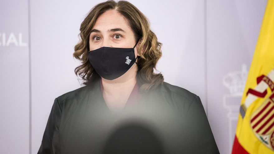 Colau advierte de falta de medios para cerrar plazas y playas de noche como pide el Govern