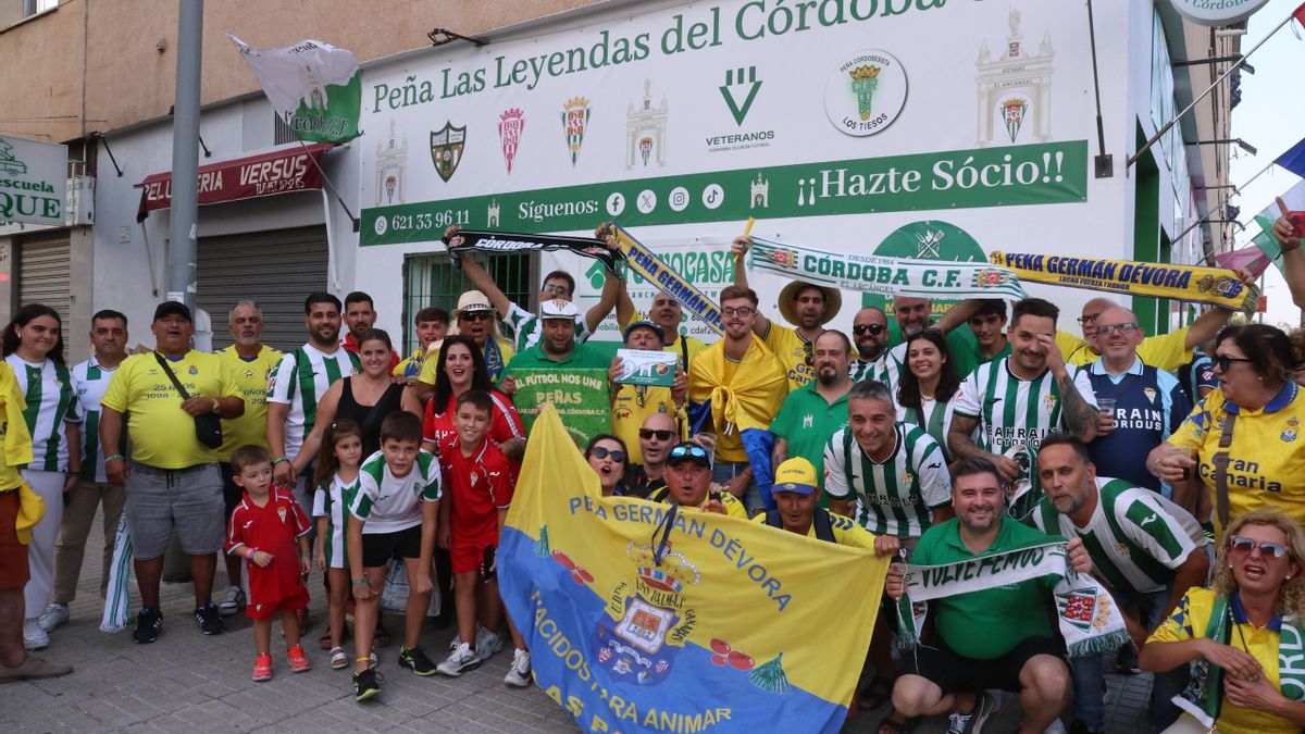Lo indipensable del fútbol: el Córdoba CF - UD Las Palmas, unido por sus peñas