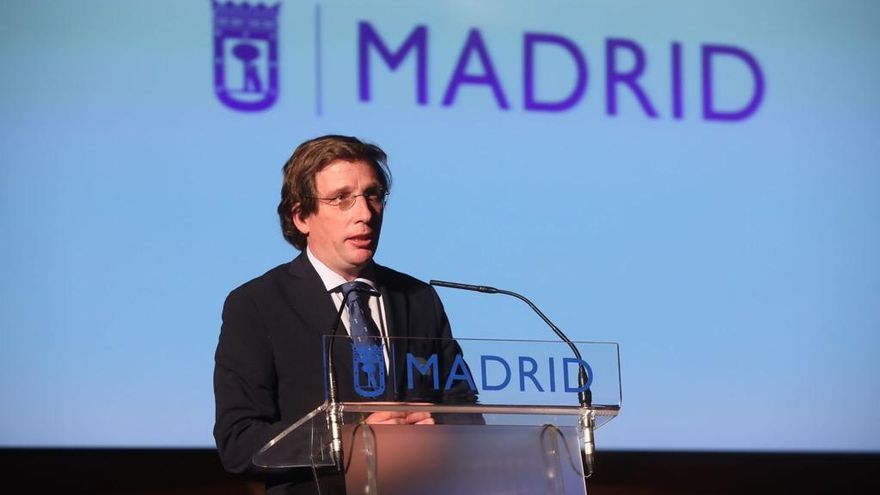 El alcalde de Madrid, José Luis Martínez-Almeida, durante su intervención en el acto por el Día de la Mujer.