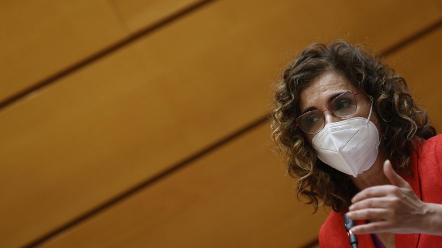 El Gobierno estudia el margen de rebaja de impuestos en la luz y los carburantes para hacer frente a la subida de precios