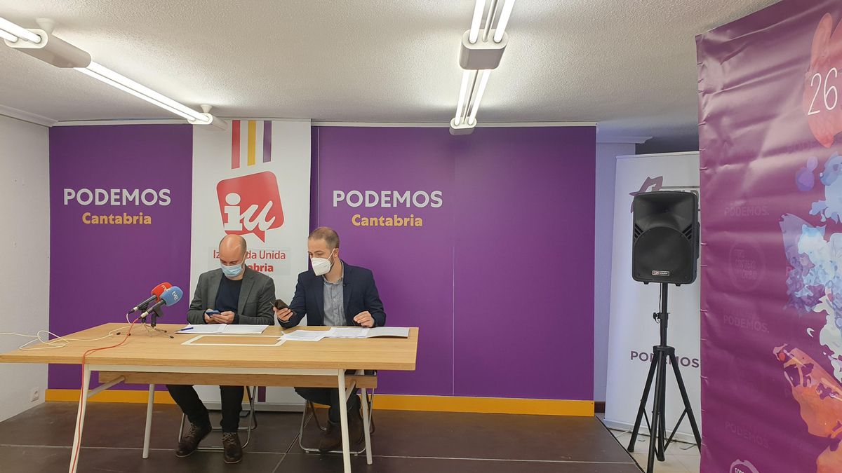 Los coordinadores autonómicos de Izquierda Unida, Israel Ruiz Salmón, y de  Podemos, Luis del Piñal