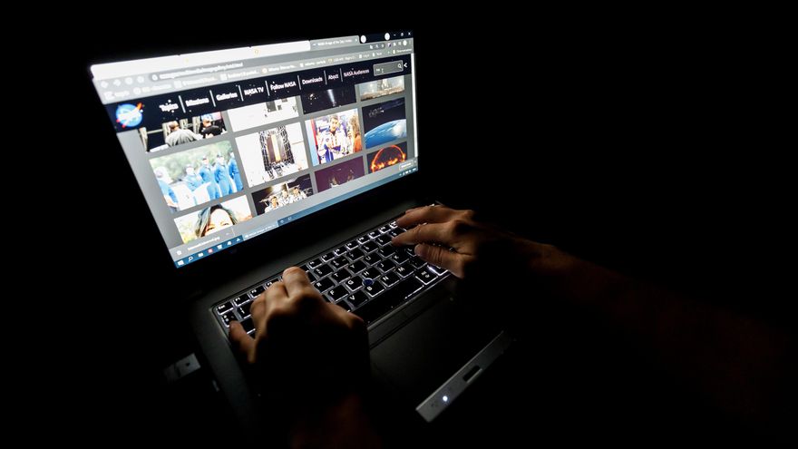 Detienen en Navarra a un hombre que atraía a menores por Internet para mantener relaciones sexuales