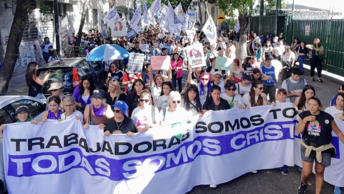 Organizaciones feministas se movilizaron en todo el país con reclamos por violencia de género y desigualdad laboral