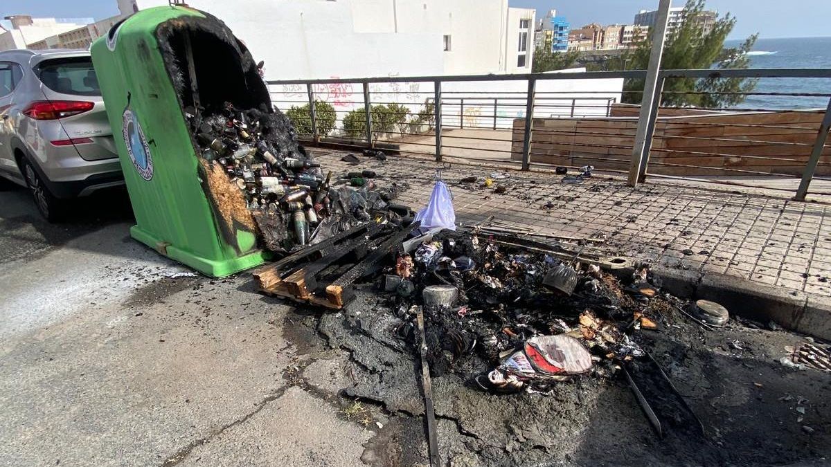 Los actos vandálicos contra contenedores cuestan a Telde más de 10.000 euros