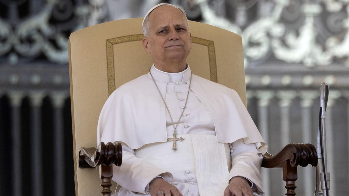 El papa León XIV durante una audiencia general reciente en la Plaza de San Pedro, Ciudad del Vaticano