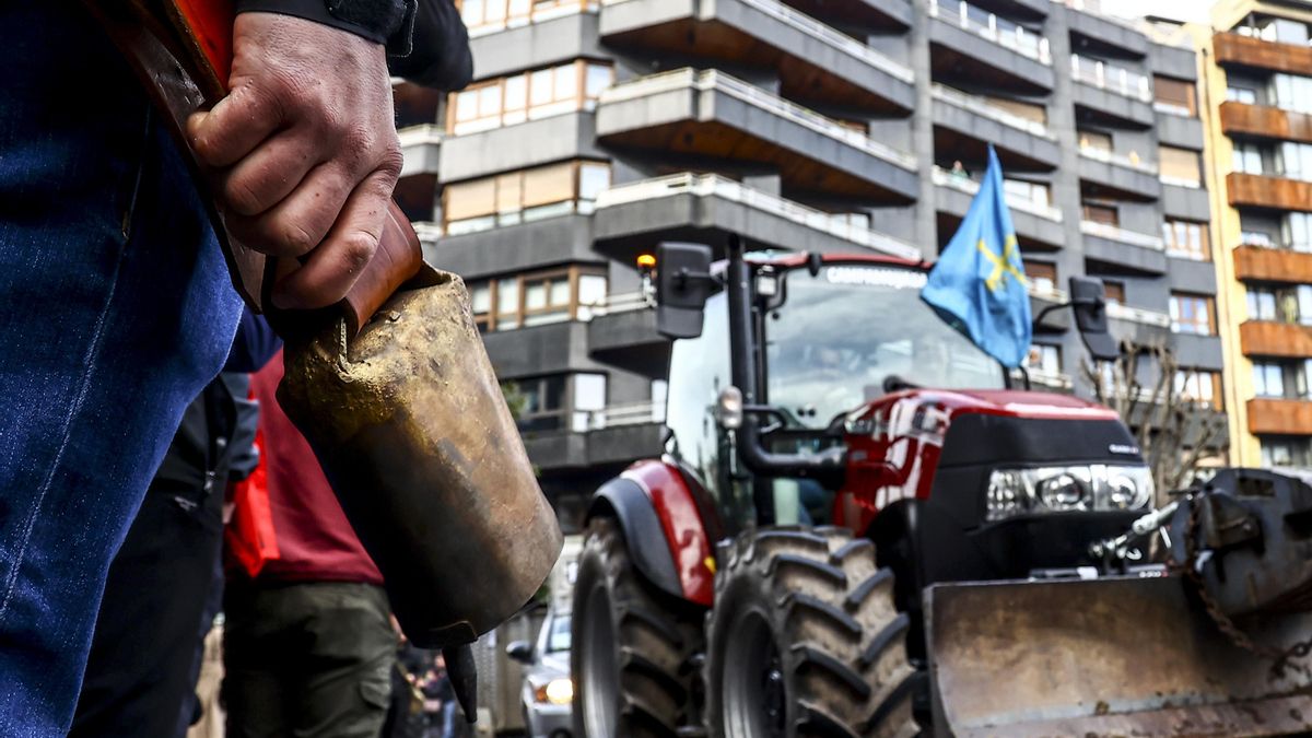 Una tractorada colapsa el centro de Oviedo contra el acuerdo entre la UE y Mercosur