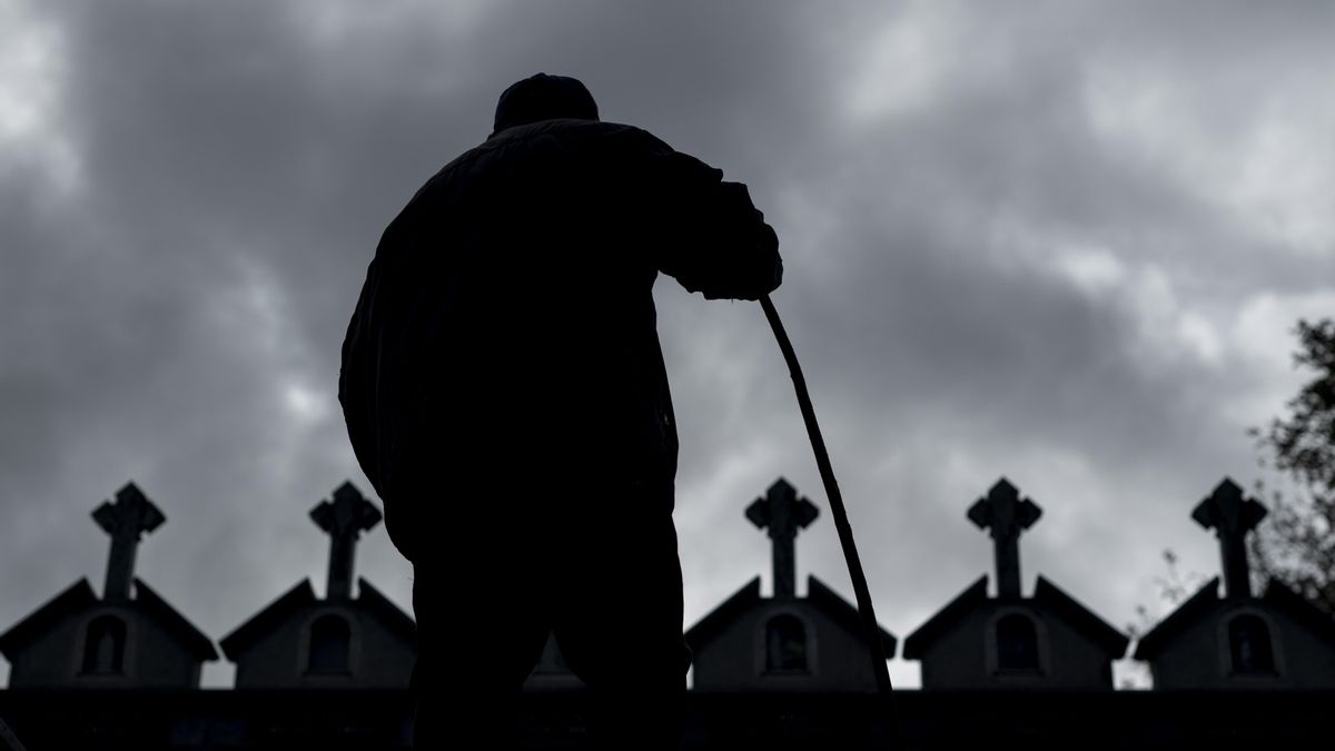 La Junta de Castilla y León moderniza la normativa de policía sanitaria mortuoria y permite los enterramientos sin féretro