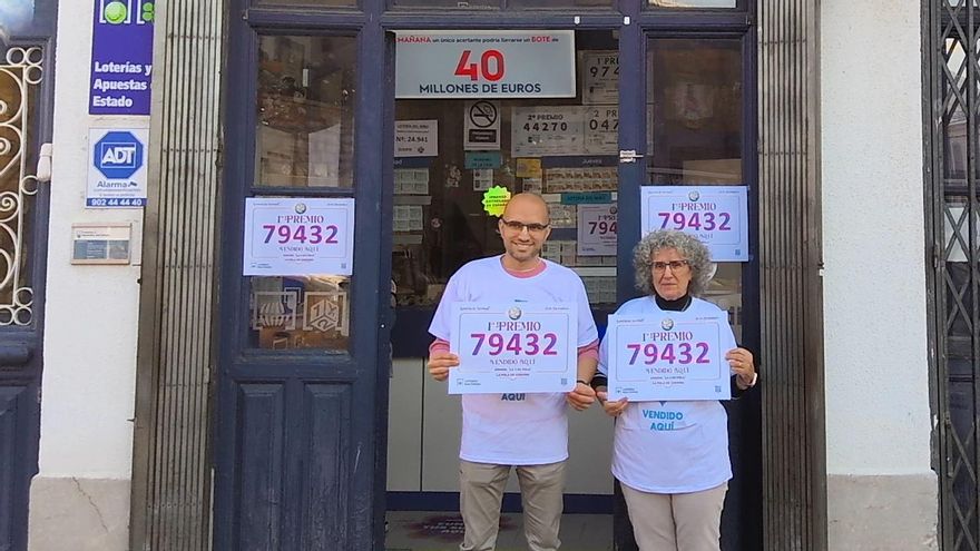 La administración de La Pola de Gordón también repartió una lluvia de millones de la Lotería de Navidad.