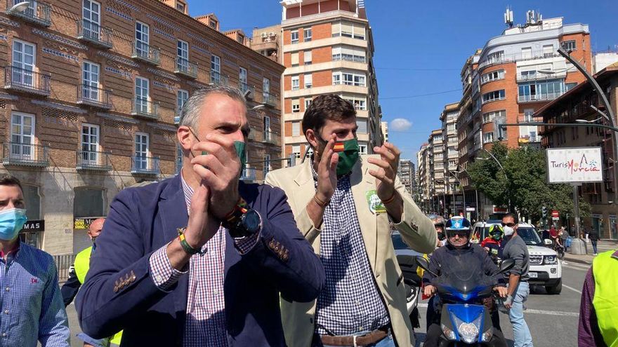 Javier Ortega Smith junto al líder de Vox en Murcia, José Ángel Antelo
