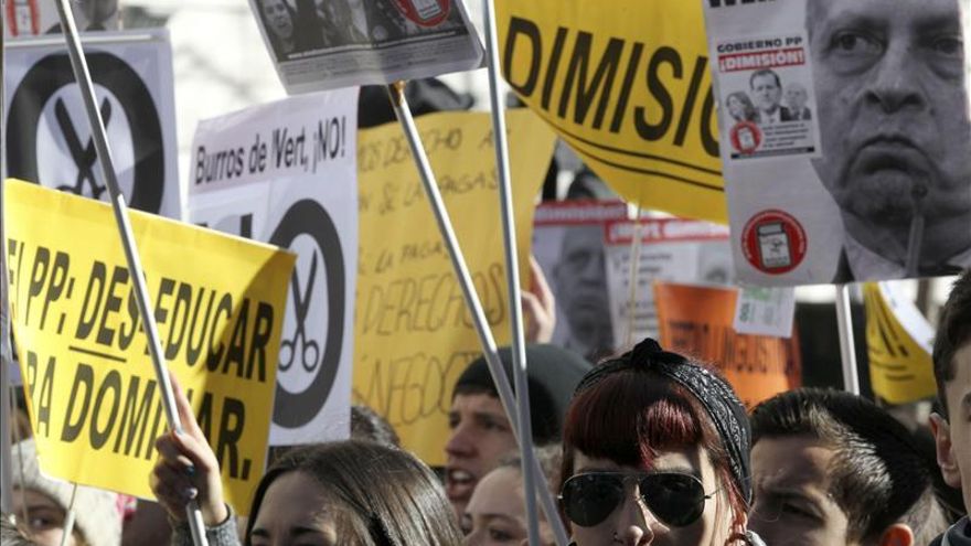 Universitarios se encierran esta noche para iniciar el 14M contra los recortes