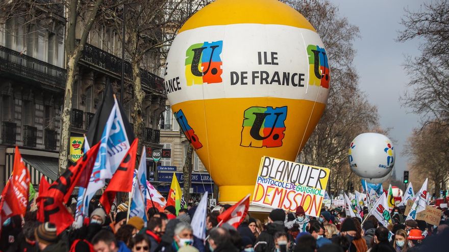 Los profesores franceses van a la huelga contra las "erraticas" normas covid