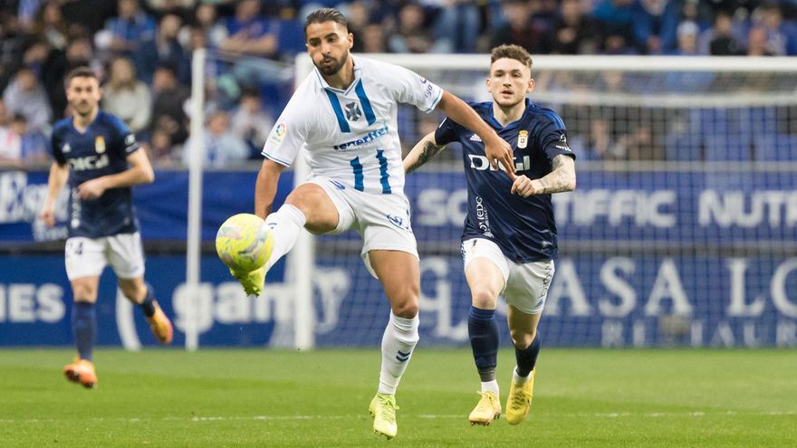 El Tenerife evita en Oviedo tres derrotas seguidas antes del derbi