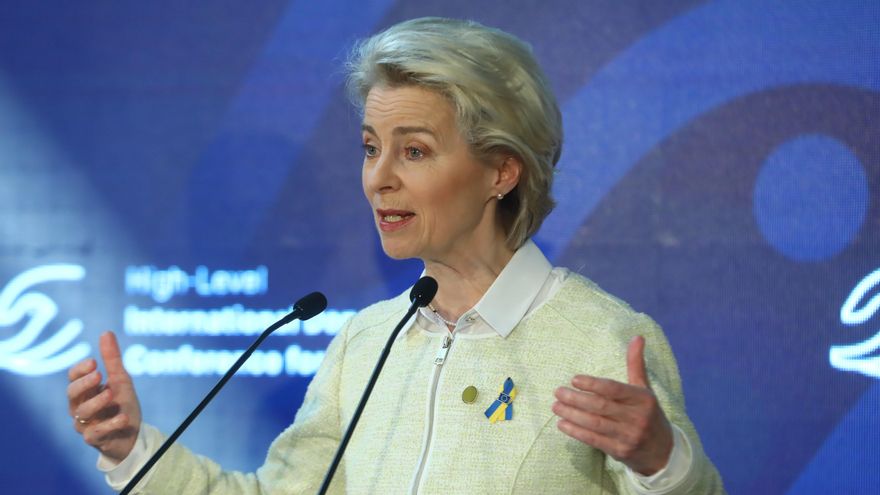 La presidente de la Comisión Europea (CE), Ursula von der Leyen, ayer en Varsovia. EFE/EPA/Rafal Guz