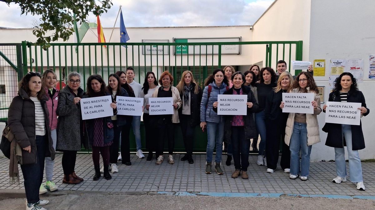 Protesta en La Carlota en defensa de una atención a la diversidad digna