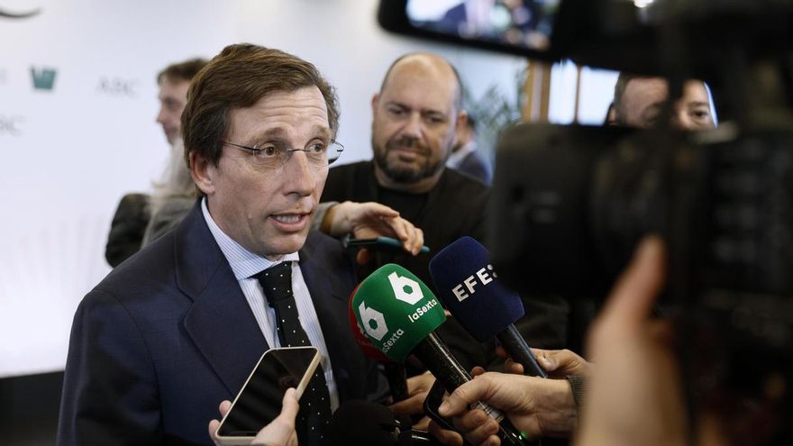 El alcalde de Madrid José Luis Martínez-Almeida a su llegada al Foro ABC en Madrids.