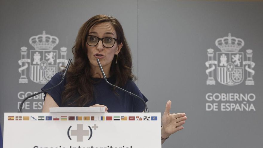 La ministra de Sanidad, Mónica García, durante una reciente rueda de prensa . EFE/ Sergio Perez