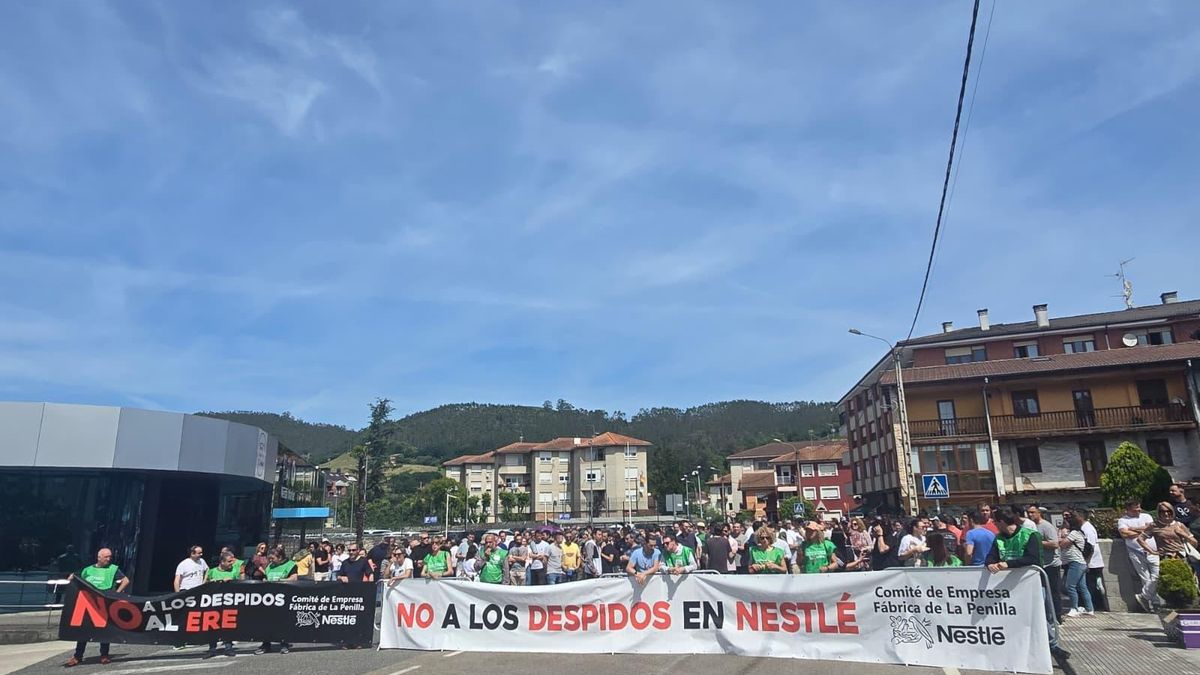 Nuevo apoyo total de la plantilla a los paros de Nestlé en La Penilla en el tercer día de negociación del ERE.