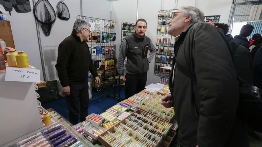 Inauguración de la XXIV Muestra de gallo de pluma y mosca artificial de La Vecilla./ Campillo / ICAL
