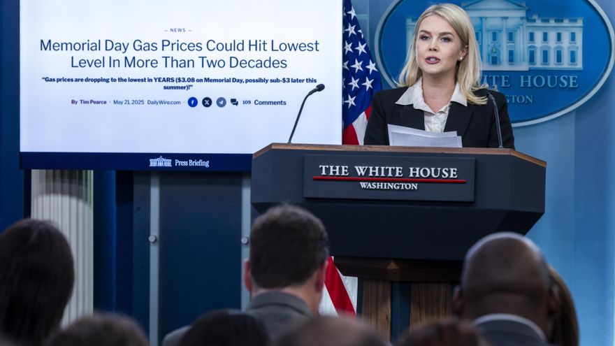 La Casa Blanca dice que la cena de Trump con inversores de su memecoin cumple con la ley