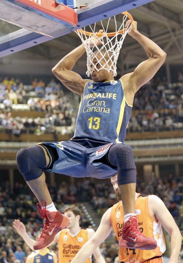 Partido de cuartos de final de la Copa del Rey entre el Valencia Basket y el Herbalife Gran Canaria en La Coruña. Efe.