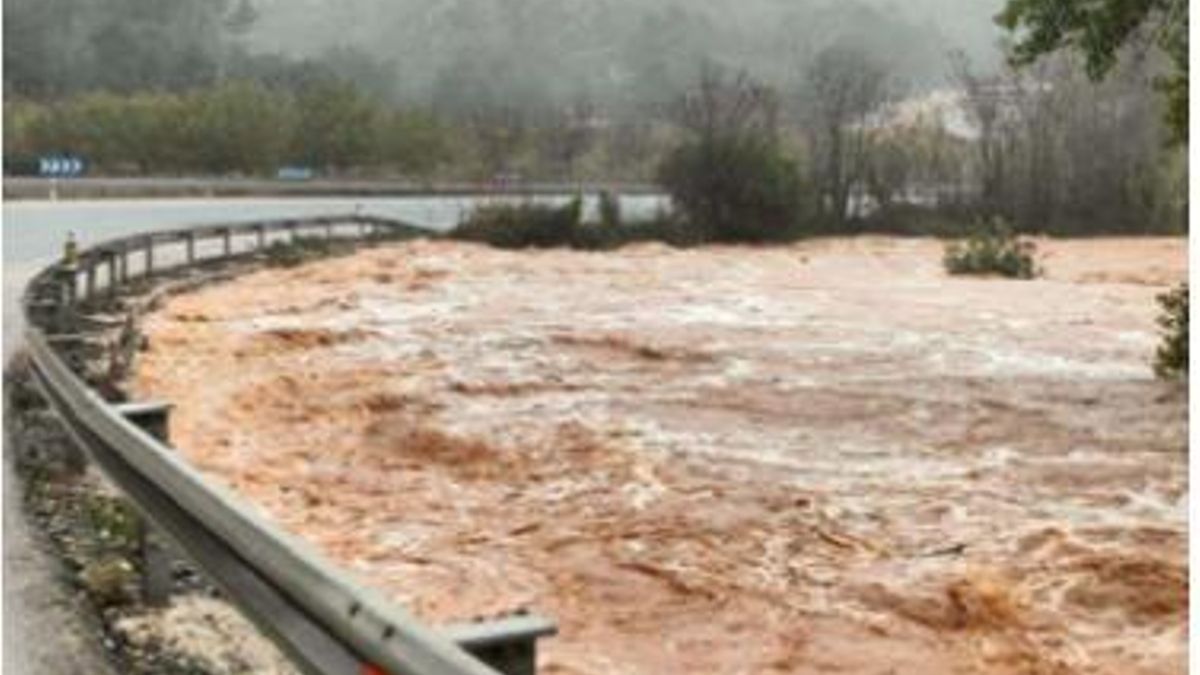 Una de las fotos que envió Luis a sus compañeros del estado de las carreteras a las que le enviaron a trabajar y que recoge el acta de Inspección.
