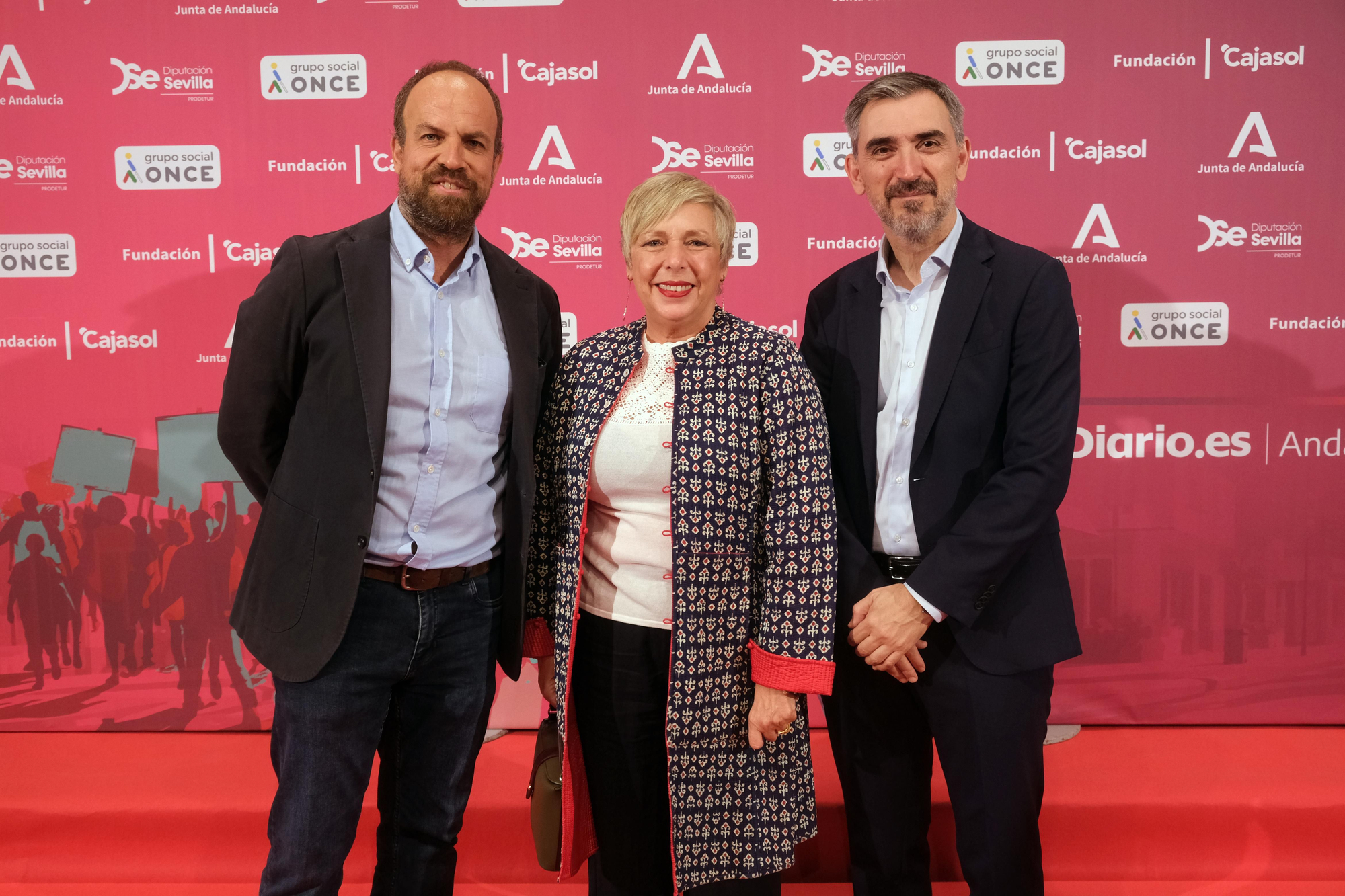 La rectora de la Universidad de Sevilla, Carmen Vargas, con los directores de elDiario.es y elDiario.es Andalucía.