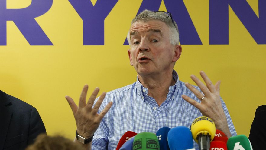 Ryanair ganó 820 millones de euros en su primer trimestre fiscal, el 127 % más