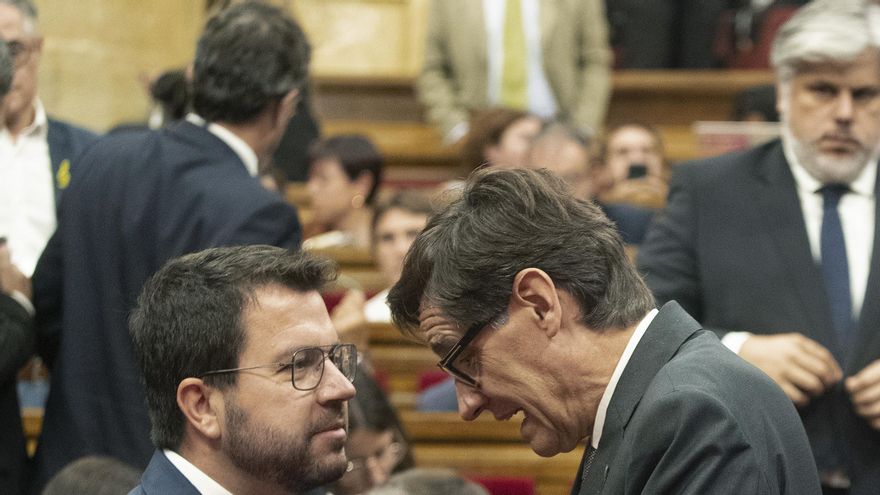 El portazo de Junts empuja a Aragonès a buscar el apoyo de PSC y comuns para salvar la legislatura