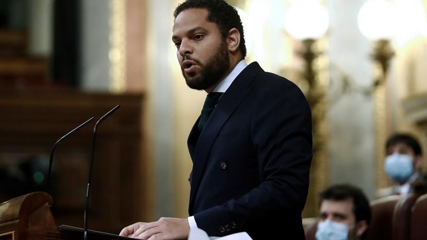 El diputado de Vox por Barcelona, Ignacio Garriga presenta la moción de censura de su partido al gobierno de coalición en el Congreso de los Diputados este miércoles