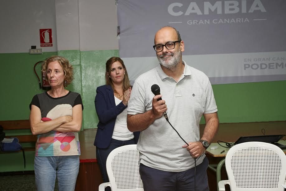 Juan Manuel Brito, en la asamblea de Podemos celebrada este jueves. (ALEJANDRO RAMOS)