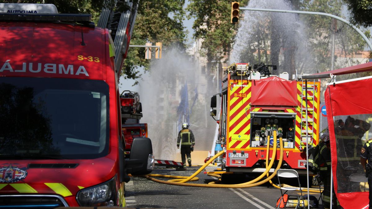 Los Bomberos de Barcelona confían en que la fuga de gas del barrio de Sants quede sellada en las próximas horas