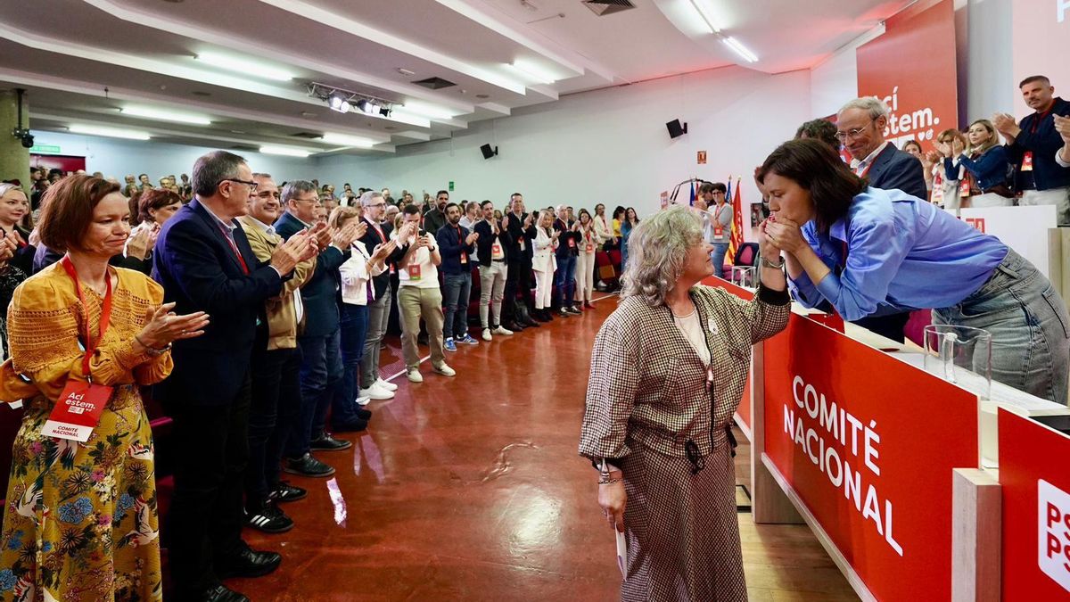 El PSPV-PSOE  arranca su maquinaria electoral con el aliento de colectivos sociales y docentes: "Queda un año para recuperar la dignidad de nuestra tierra"