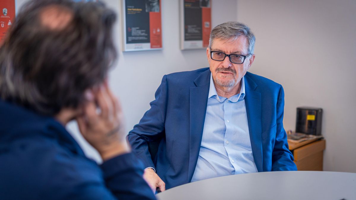 El historiador Serhii Plokhy, autor de 'La guerra ruso-ucraniana', durante la entrevista con elDiario.es