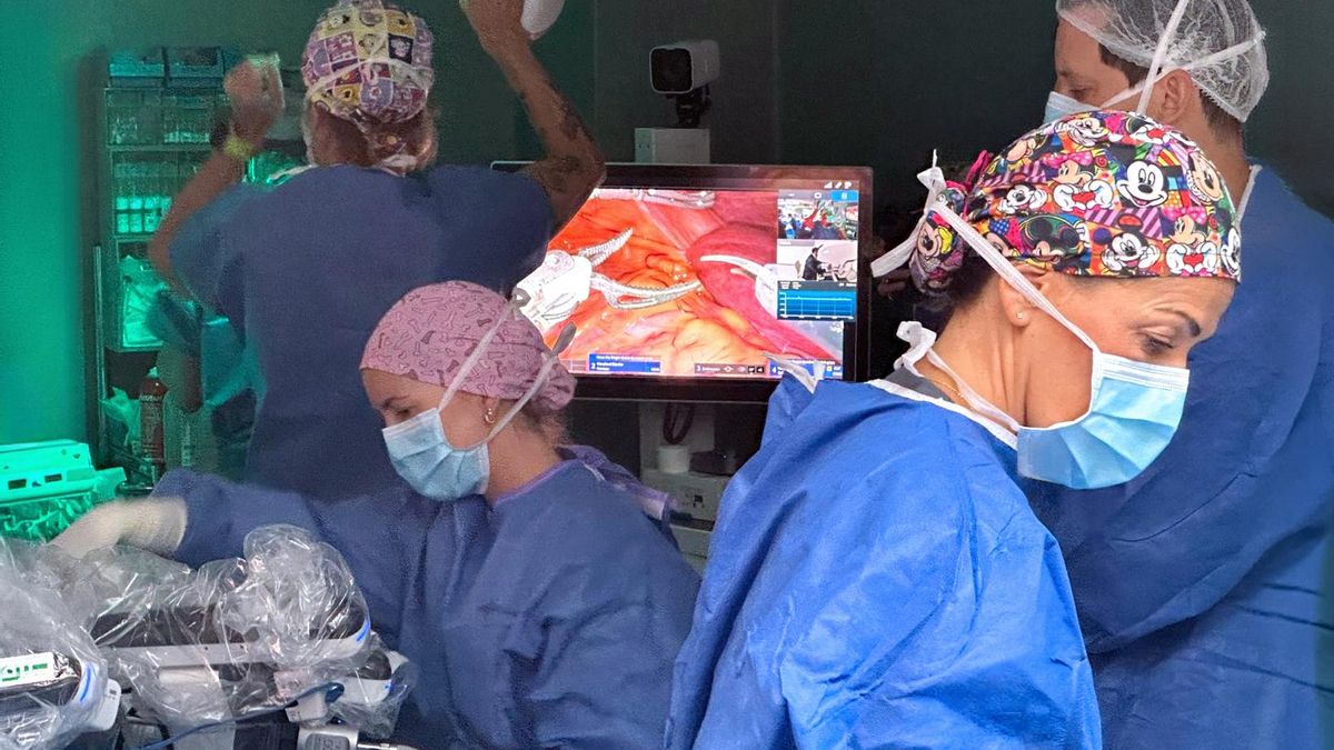 Hospitales Universitarios San Roque y UROINTEC, desde Canarias, sitúan a España en el mapa internacional de la telecirugía robótica