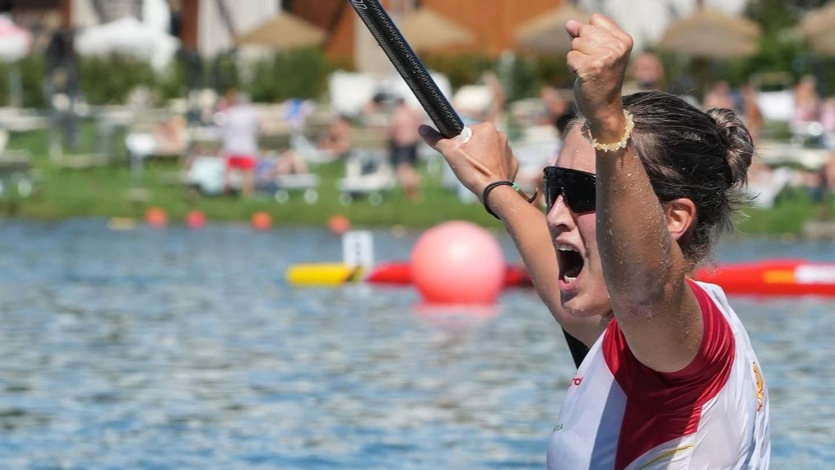 La piragüista extremeña Estefanía Fernández, campeona del mundo con el K4 500 español en Italia