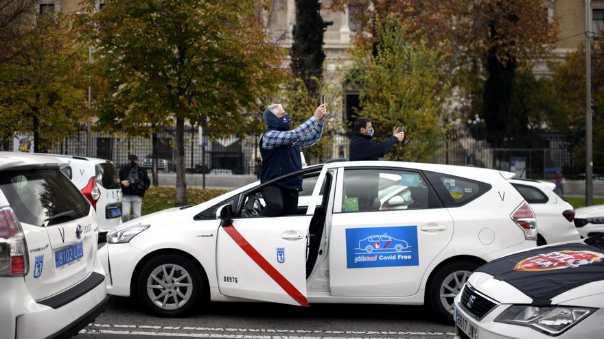 La Justicia madrileña anula el Reglamento del Taxi que se aprobó tras las protestas de 2019