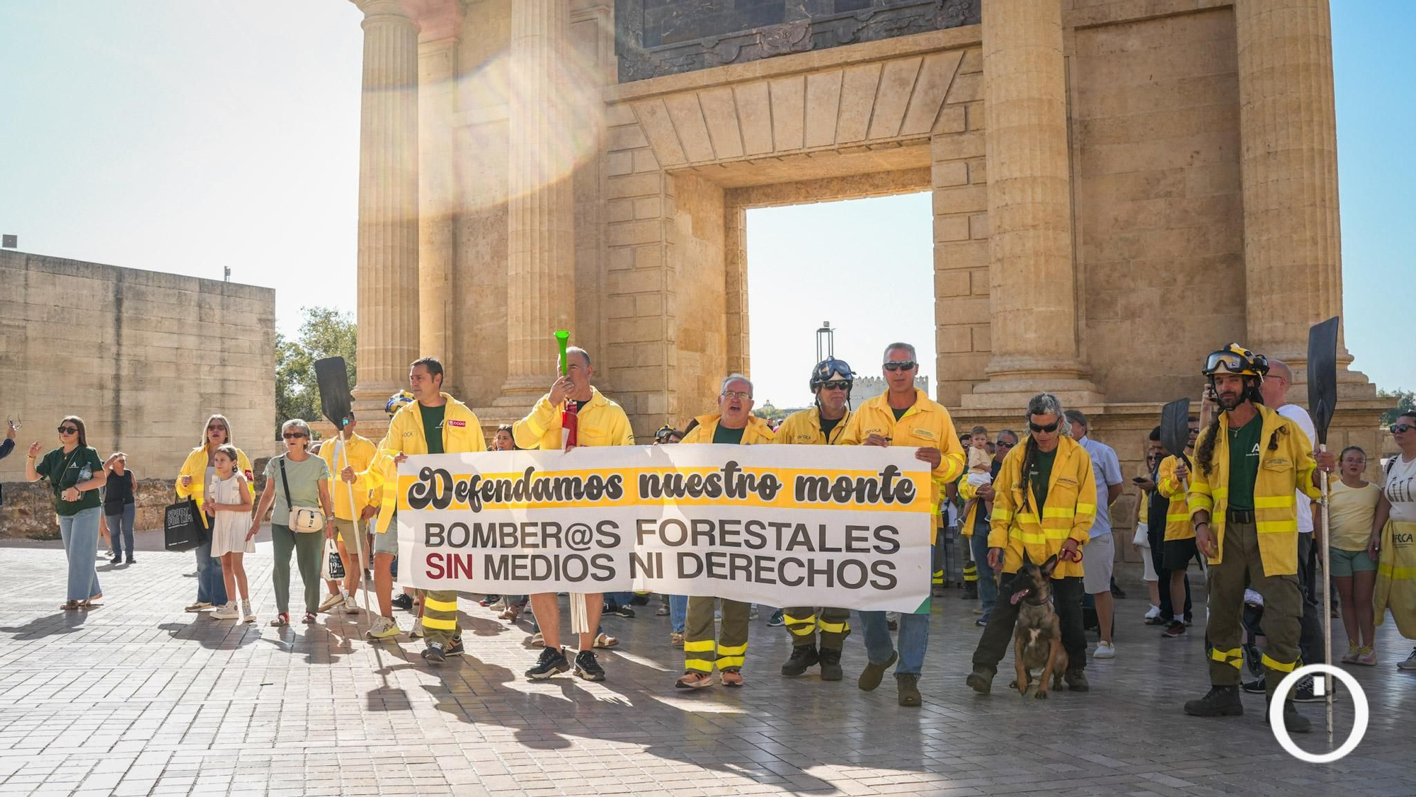 Marcha amarilla de bomberos forestales