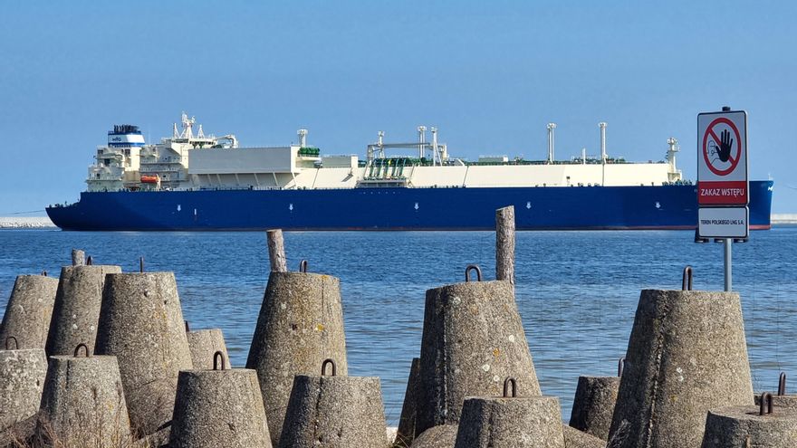 Gazprom dice que Polonia sigue comprando gas ruso, pero a través de Alemania EFE/EPA/Marcin Bielecki