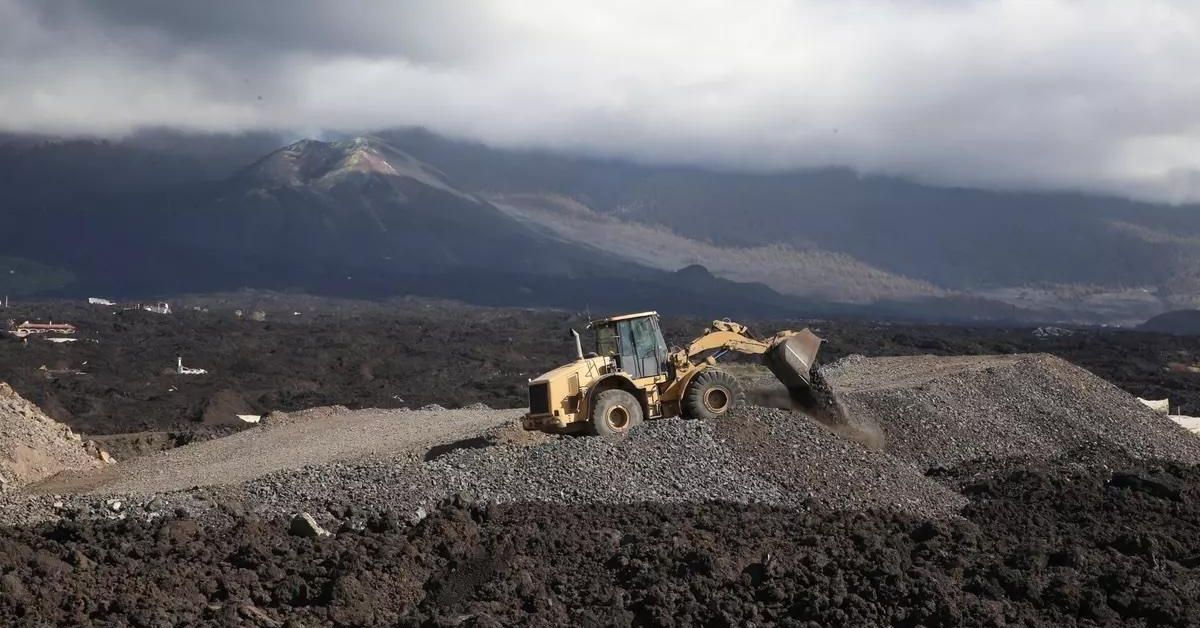 The Reconstruction Challenge in La Palma: The Issue Lies in Management, Not the Law or the Volcano